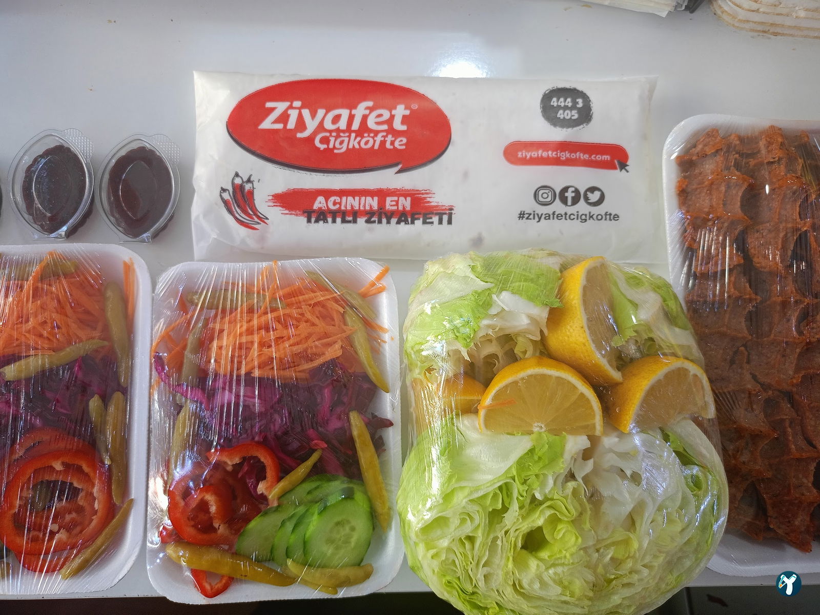 Yücco'Nun Yeri̇ Zi̇yafet Çi̇ğköfte.