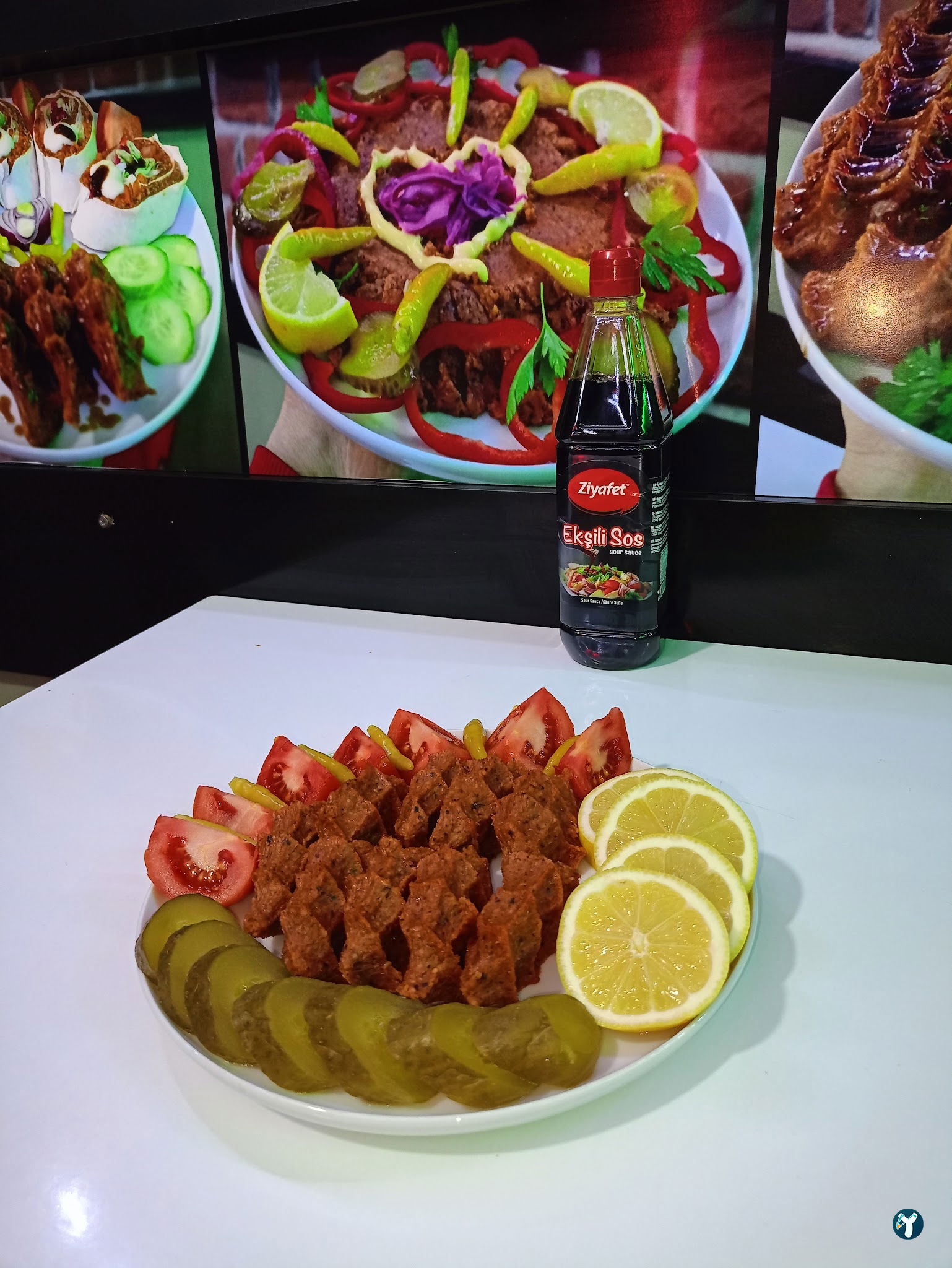 Yücco'Nun Yeri̇ Zi̇yafet Çi̇ğköfte.