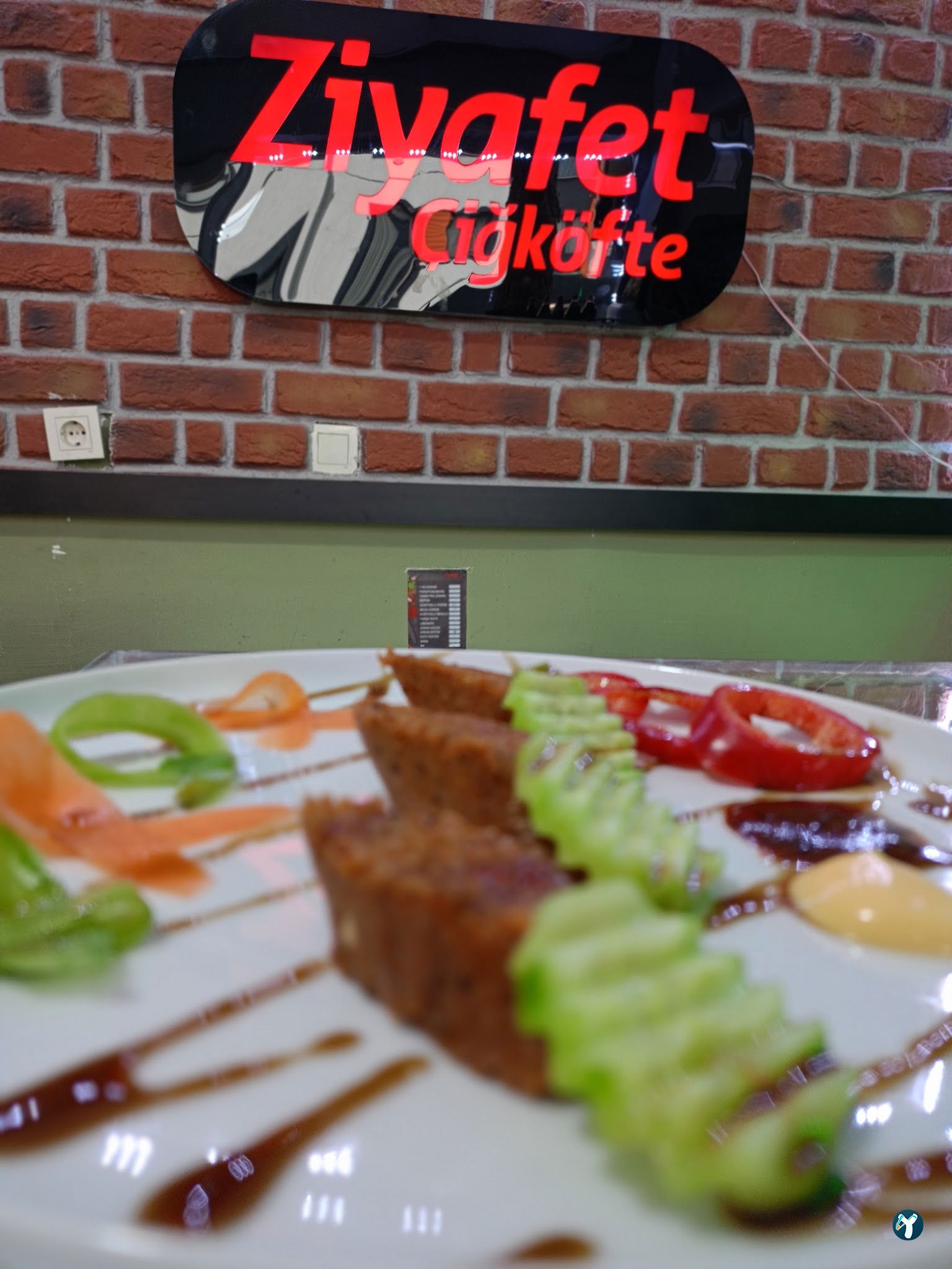 Yücco'Nun Yeri̇ Zi̇yafet Çi̇ğköfte.
