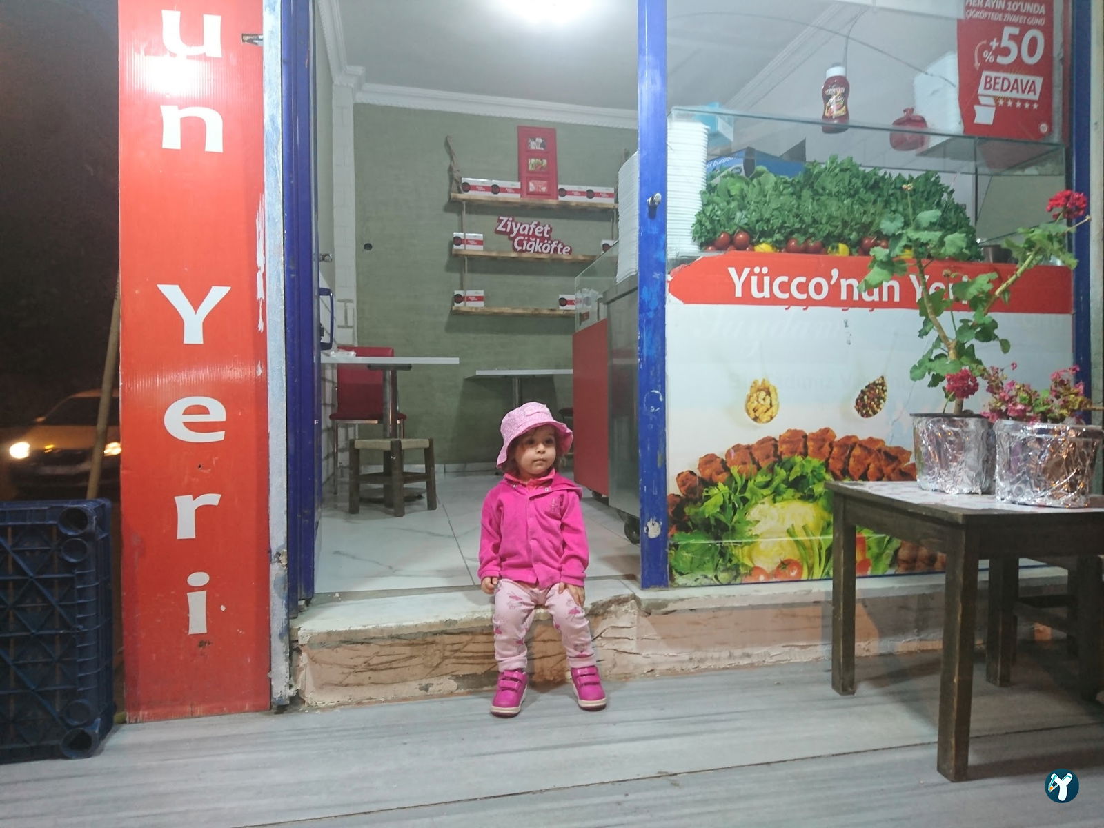Yücco'Nun Yeri̇ Zi̇yafet Çi̇ğköfte.