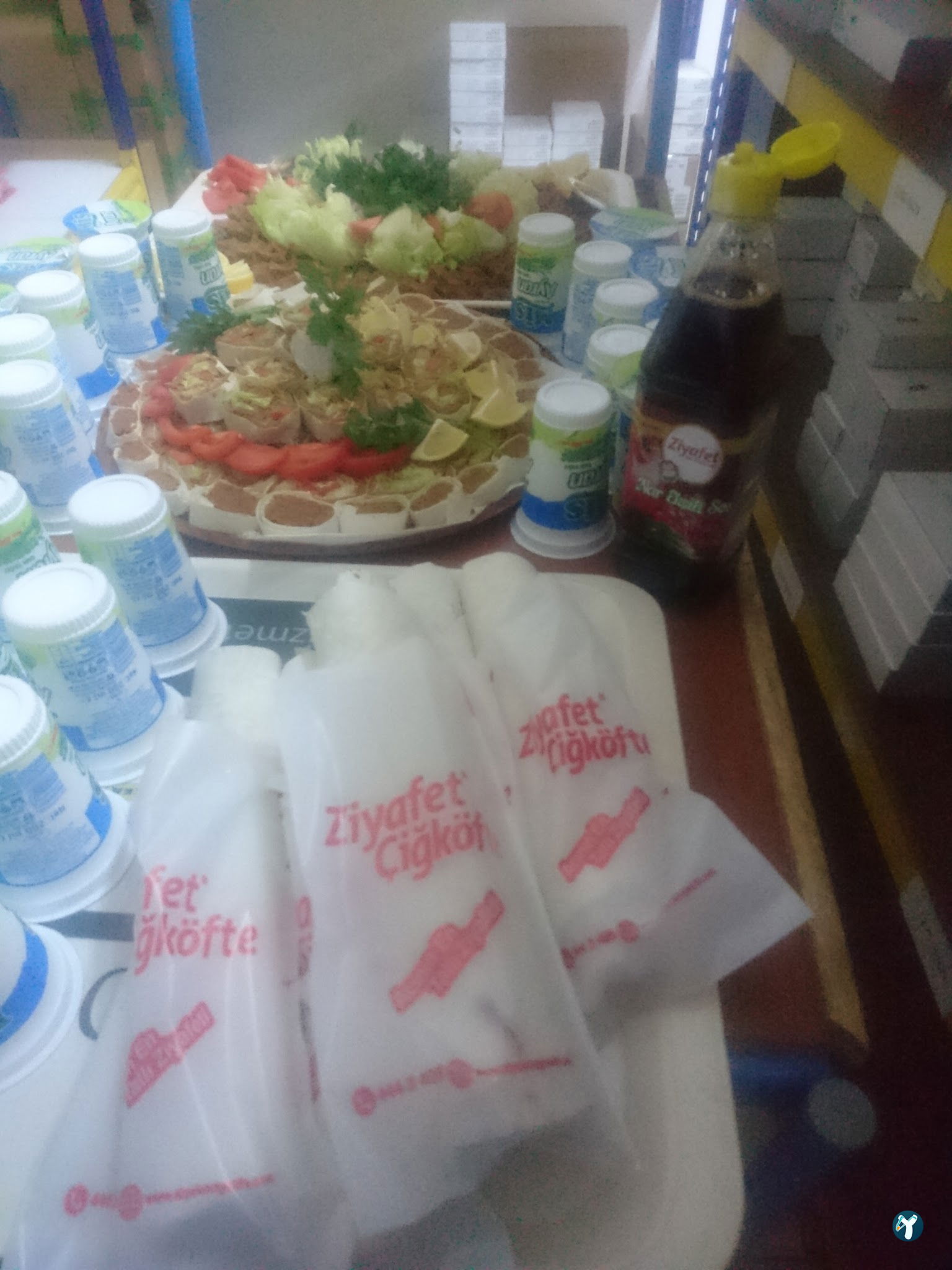 Yücco'Nun Yeri̇ Zi̇yafet Çi̇ğköfte.