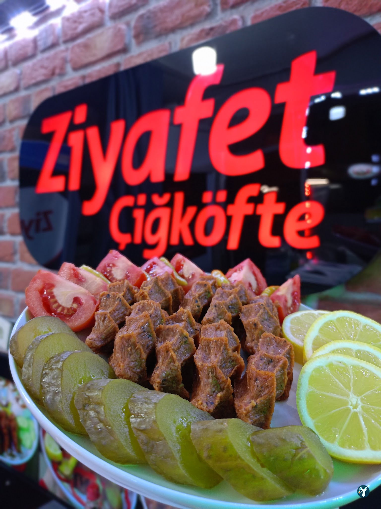 Yücco'Nun Yeri̇ Zi̇yafet Çi̇ğköfte.