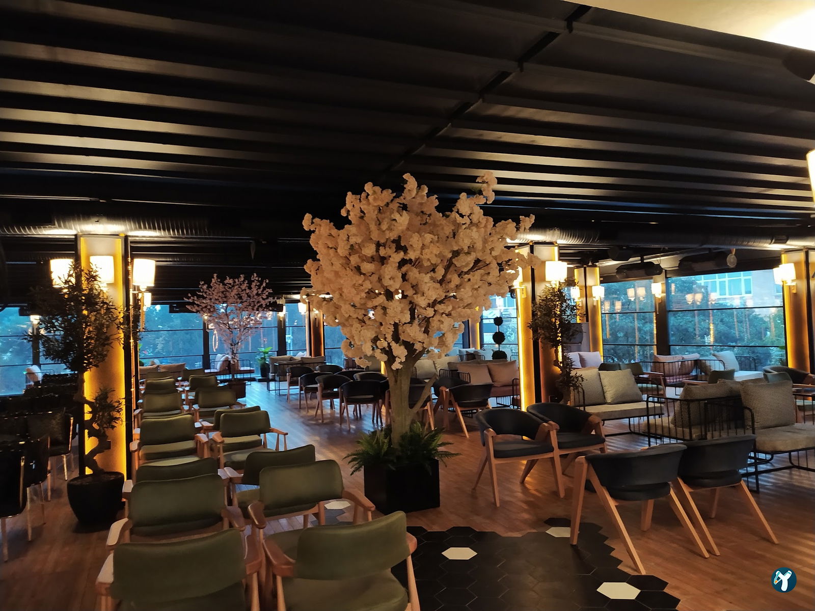 Terrace Li̇fe Cafe & Rest