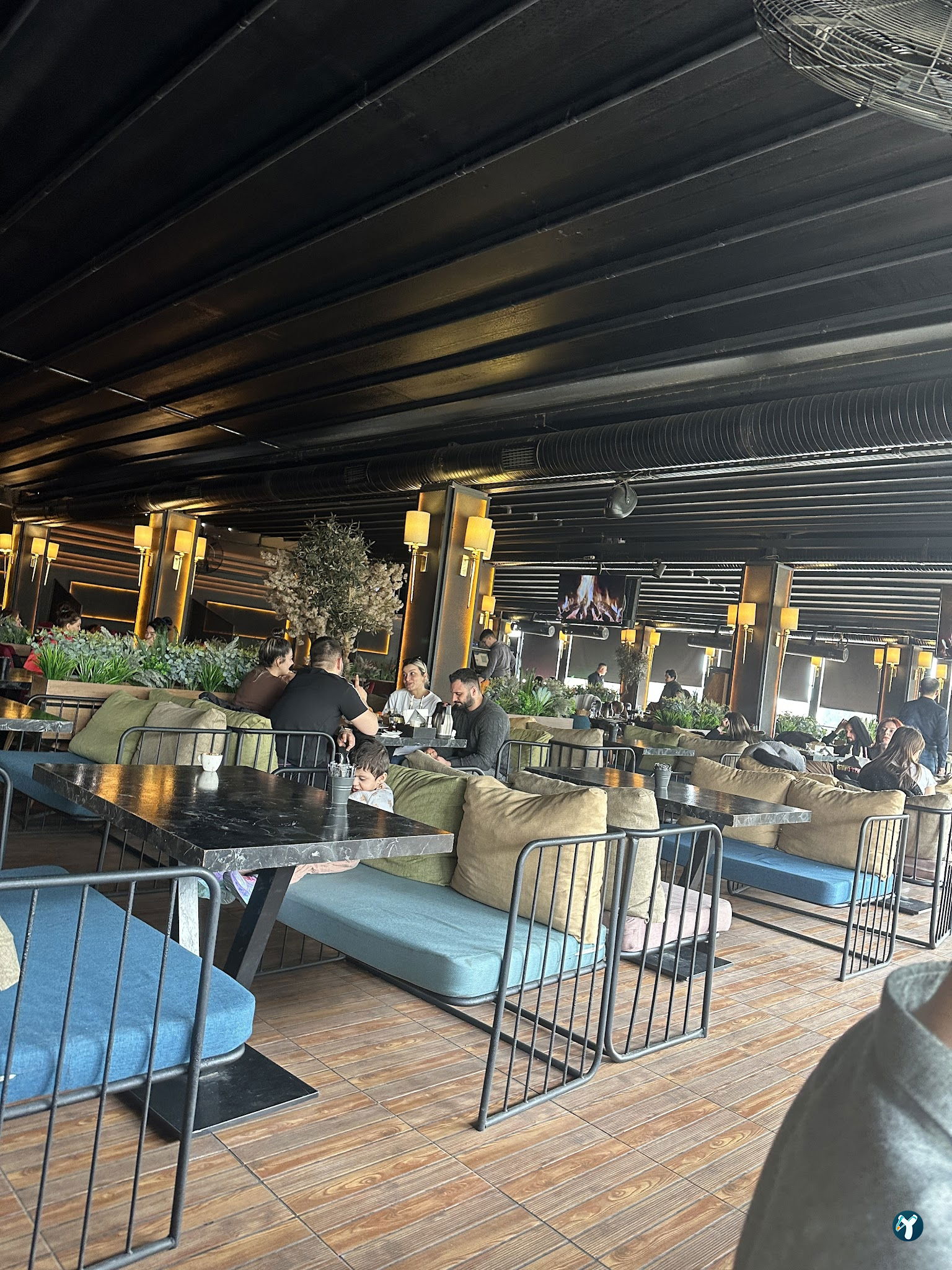 Terrace Li̇fe Cafe & Rest
