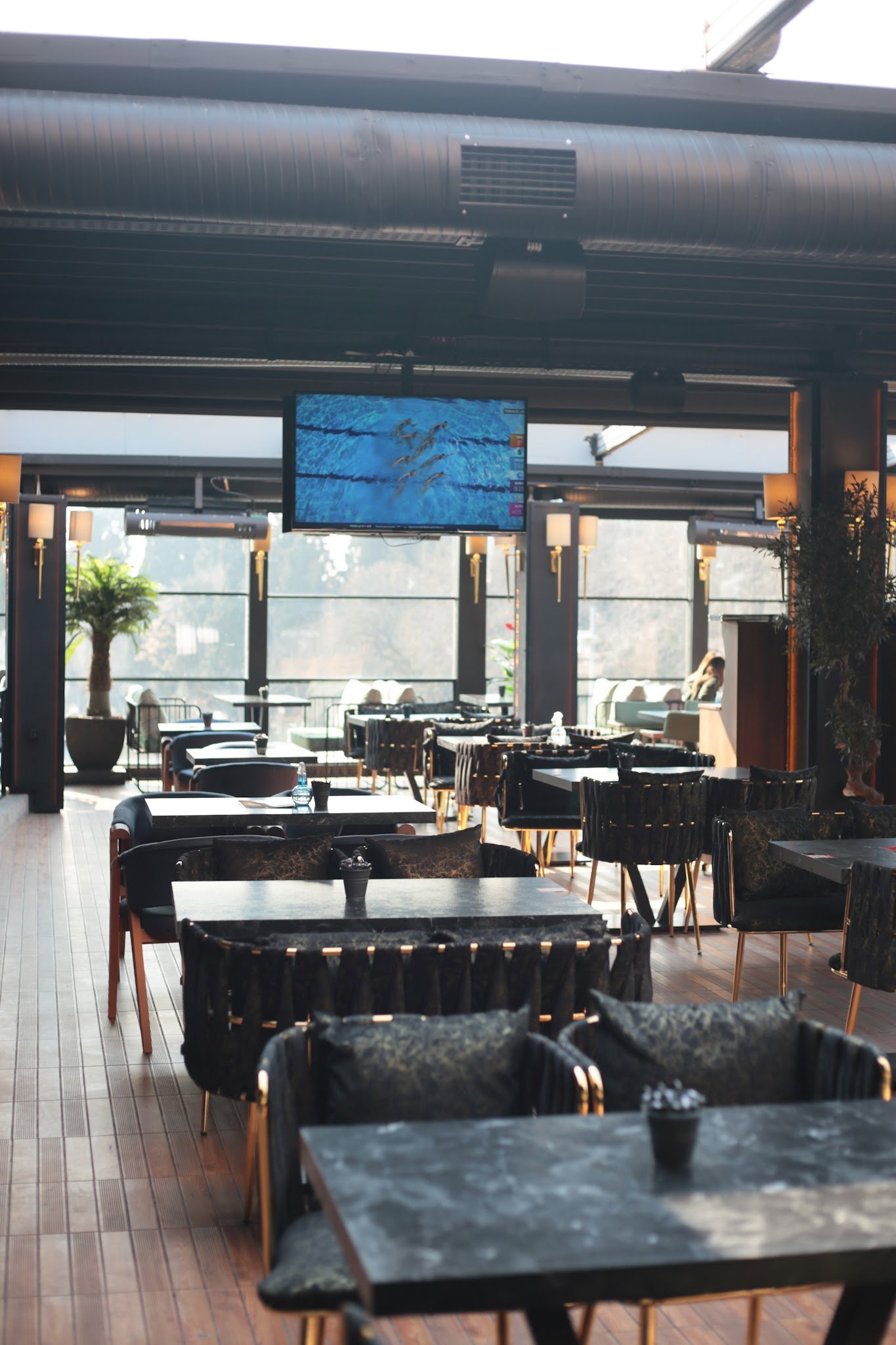 Terrace Li̇fe Cafe & Rest