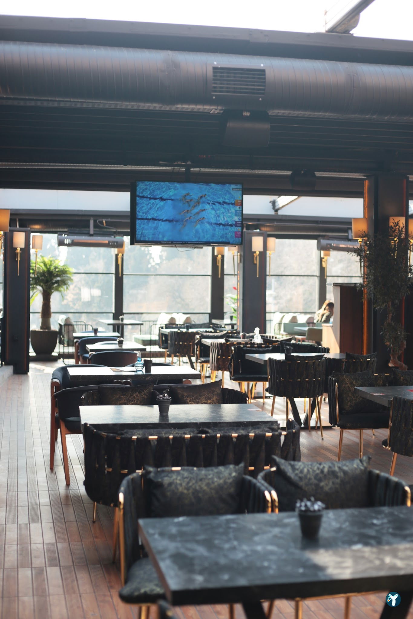 Terrace Li̇fe Cafe & Rest