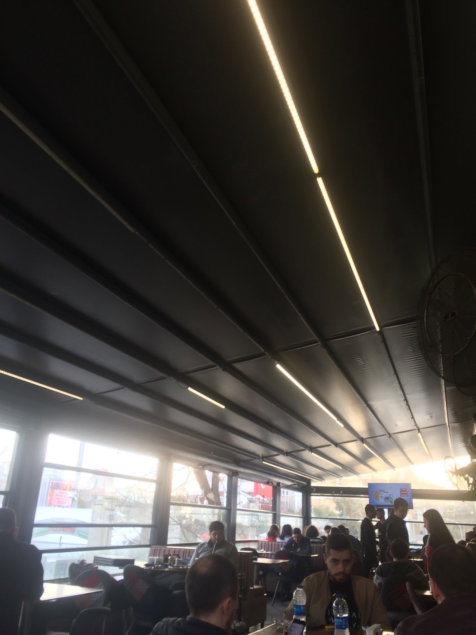 Terrace Li̇fe Cafe & Rest