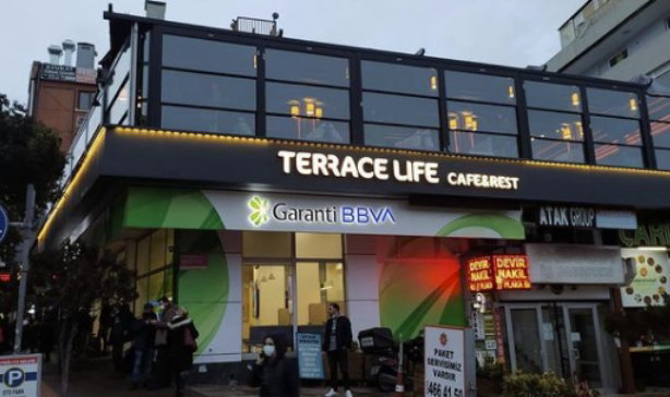 Terrace Li̇fe Cafe & Rest
