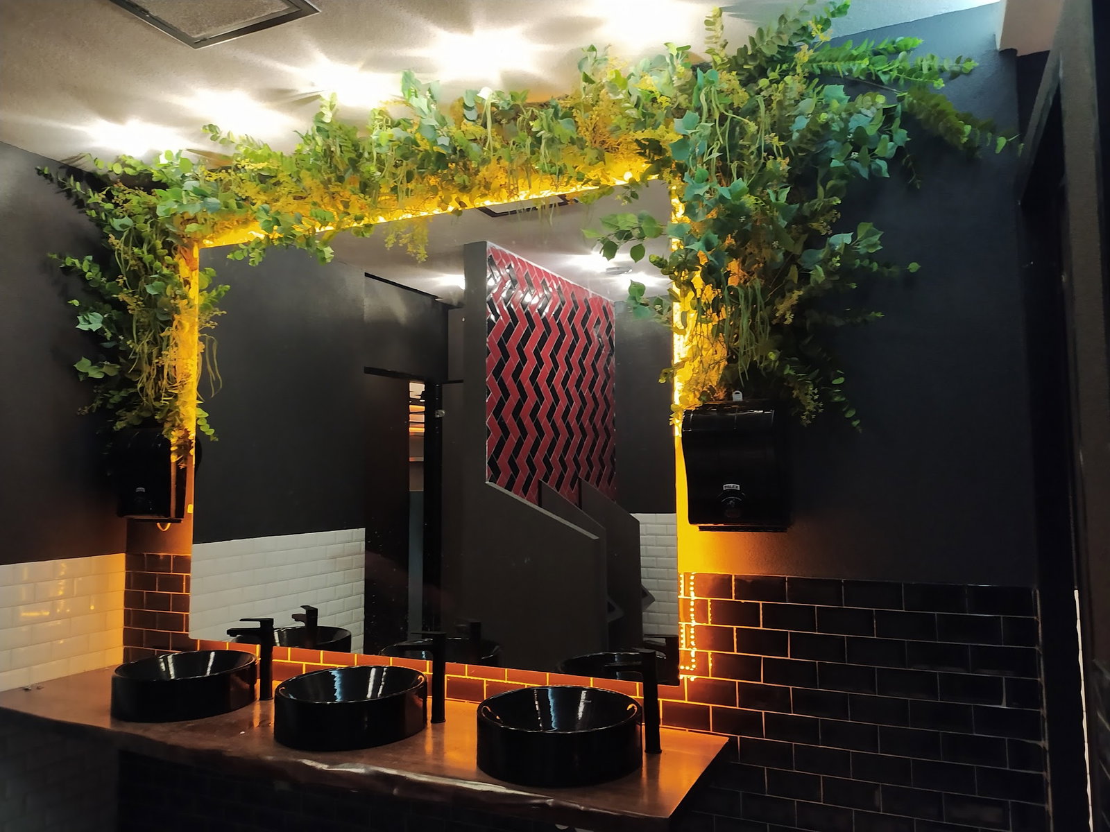 Terrace Li̇fe Cafe & Rest