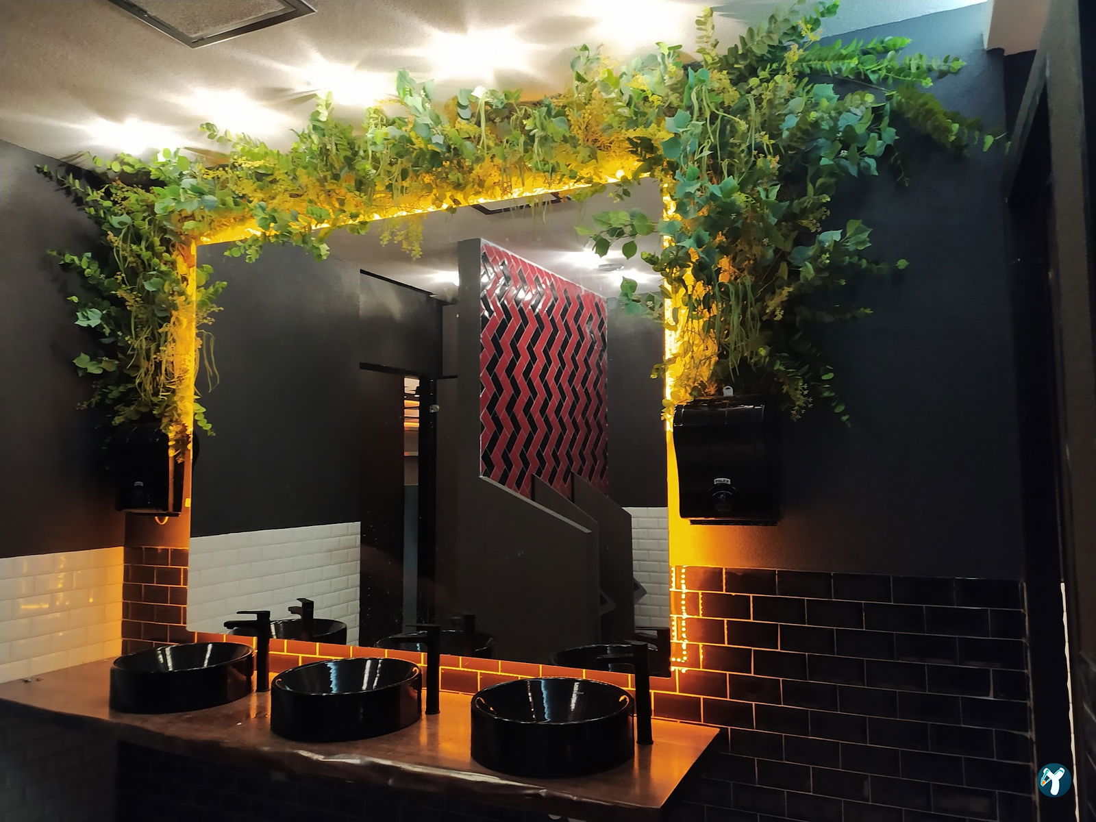 Terrace Li̇fe Cafe & Rest