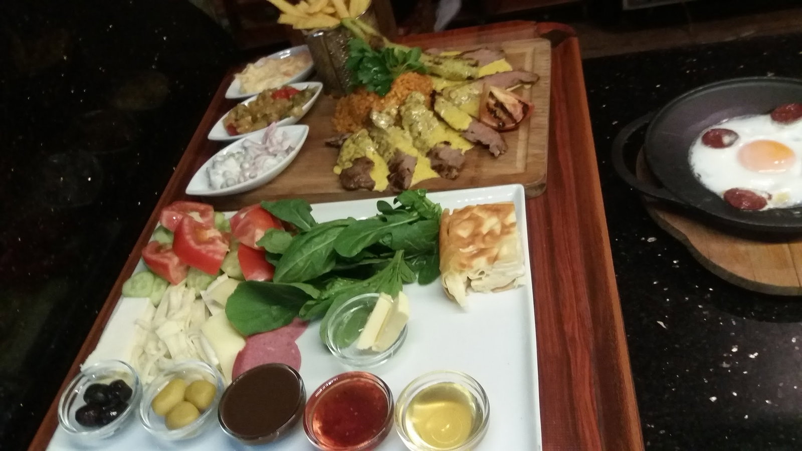 Terrace Li̇fe Cafe & Rest