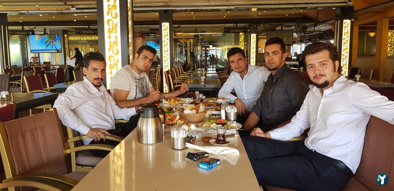 Terrace Li̇fe Cafe & Rest