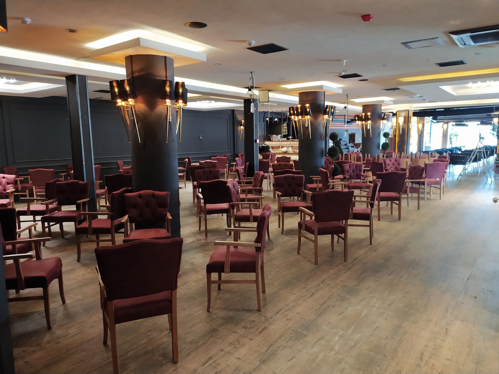 Terrace Li̇fe Cafe & Rest