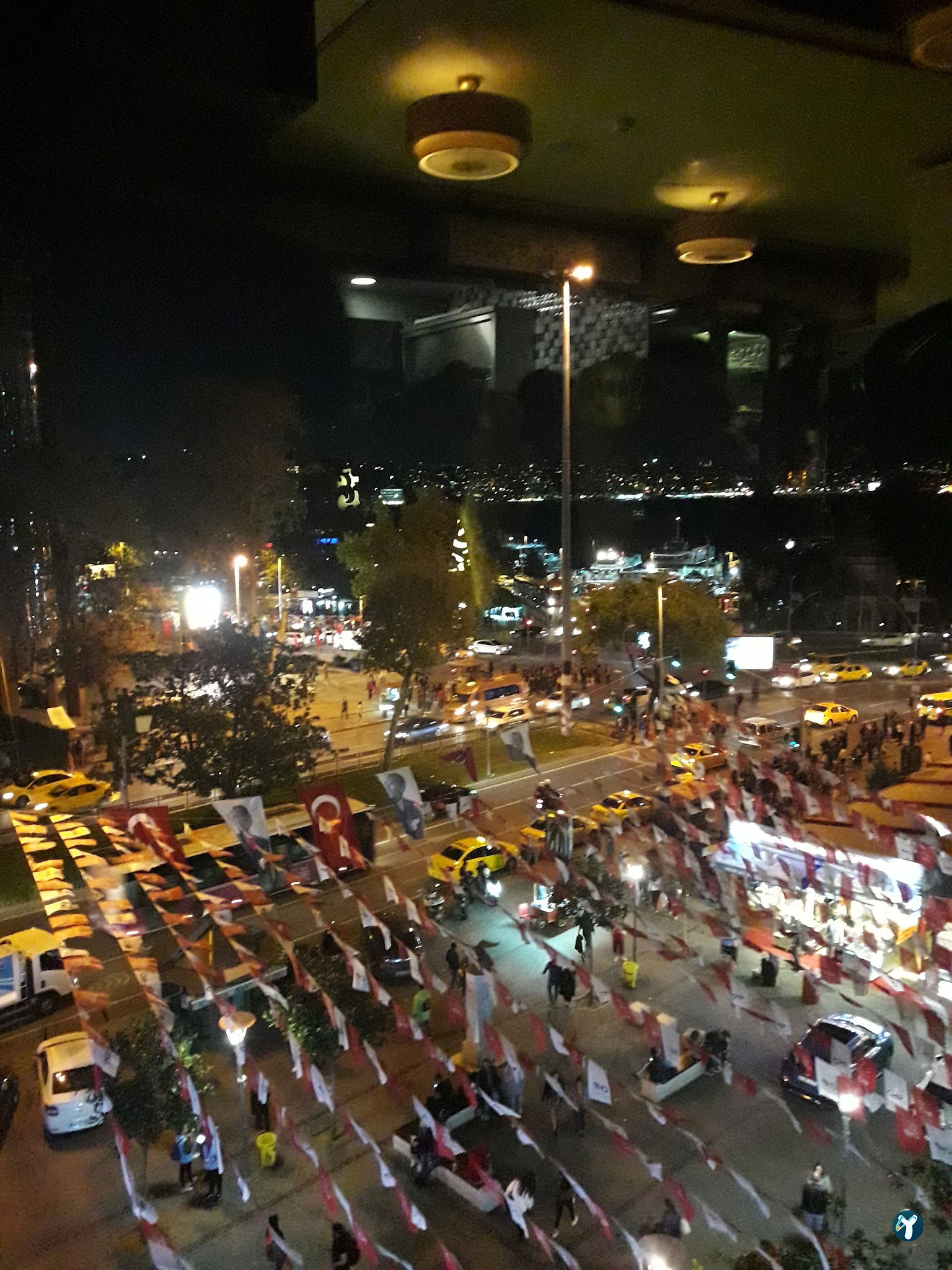 Terrace Li̇fe Cafe & Rest