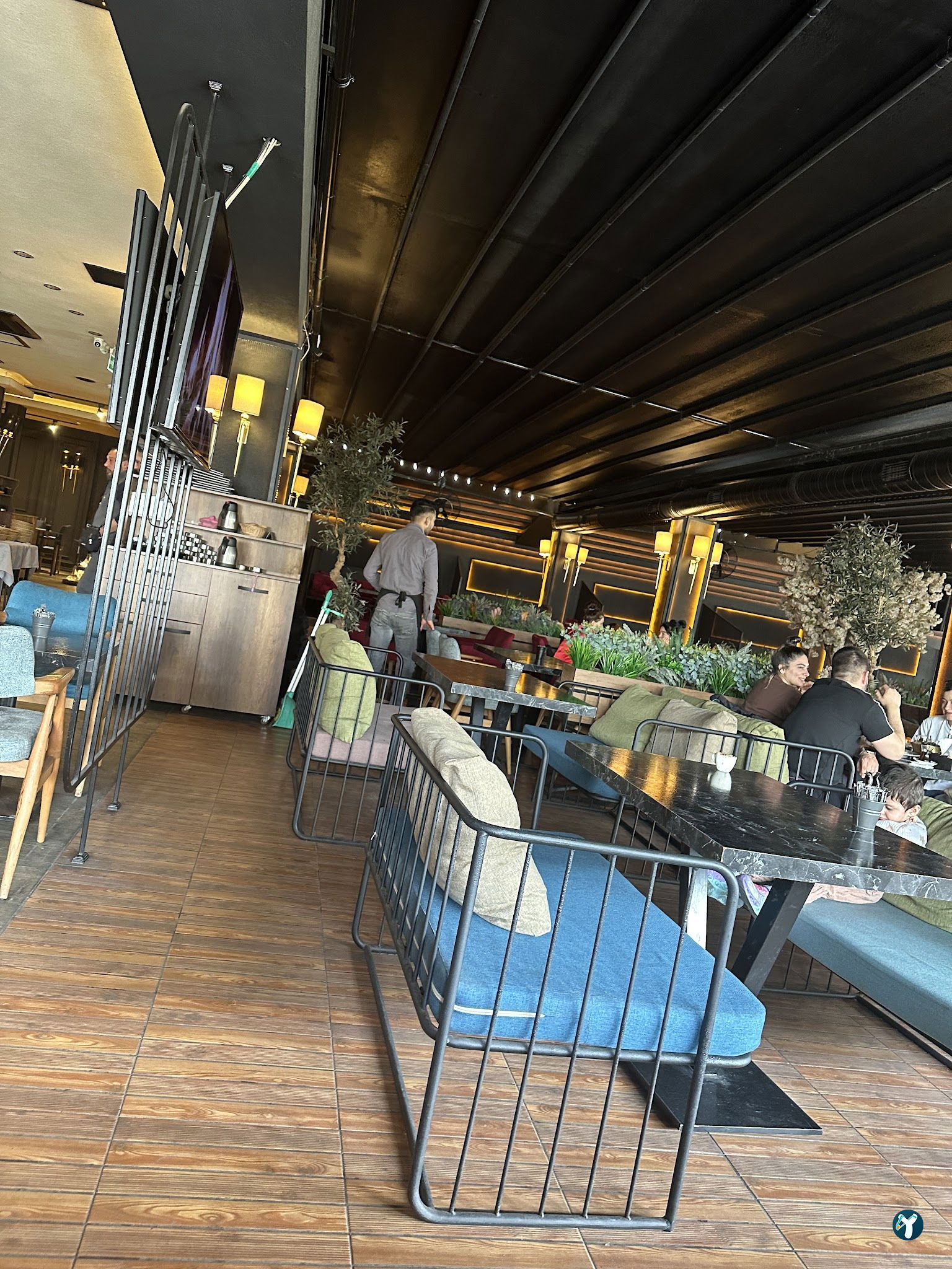 Terrace Li̇fe Cafe & Rest
