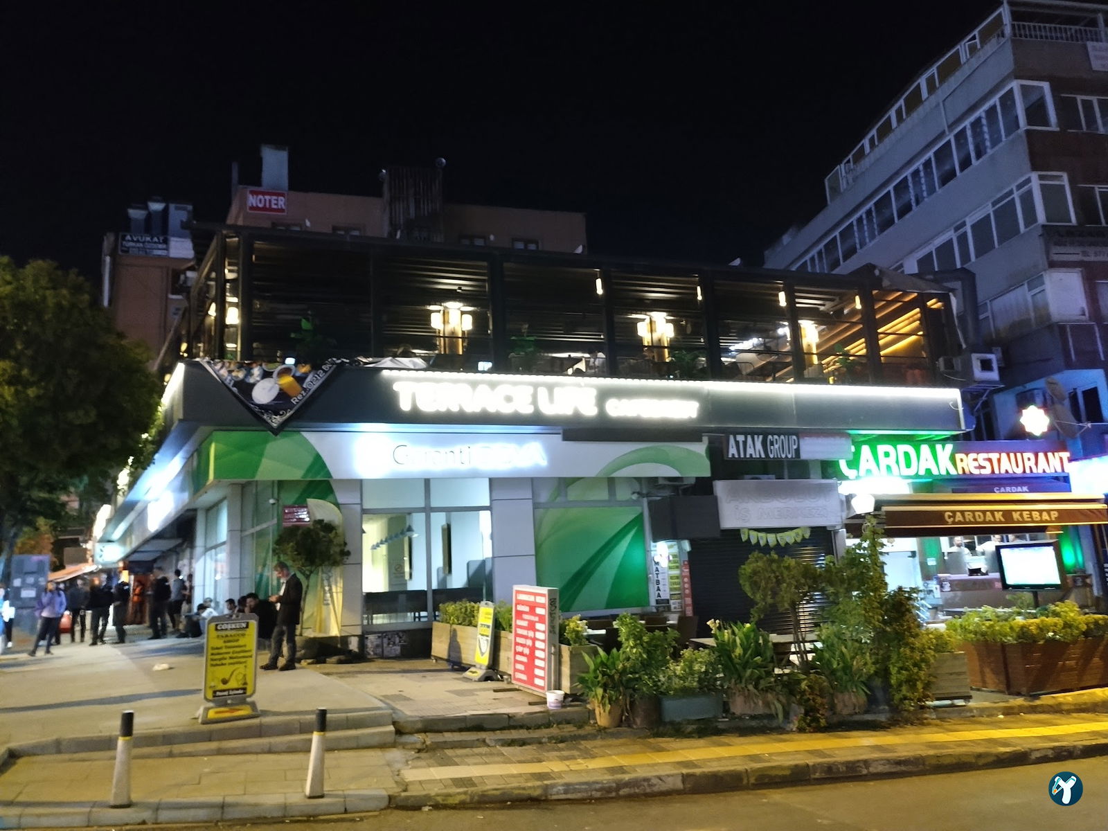 Terrace Li̇fe Cafe & Rest