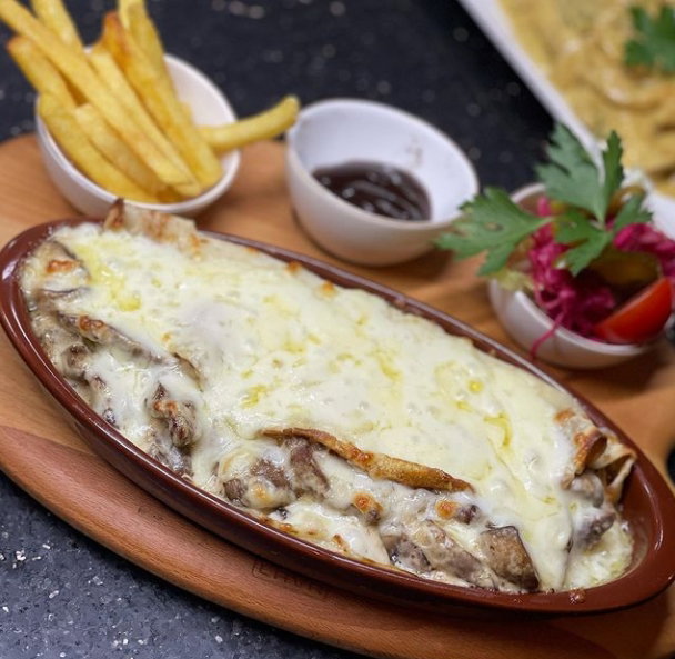 Terrace Li̇fe Cafe & Rest