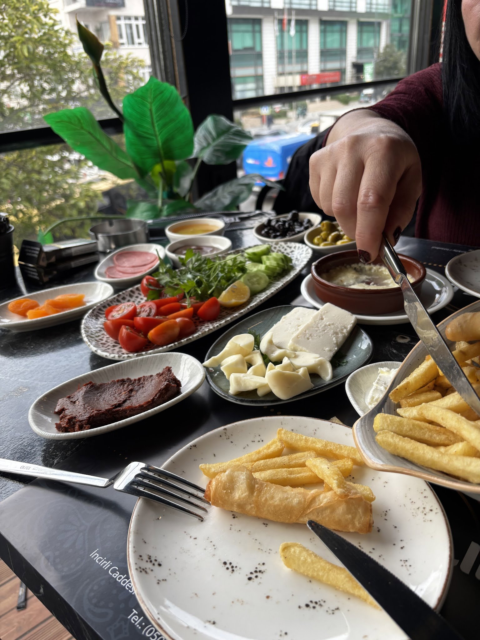 Terrace Li̇fe Cafe & Rest