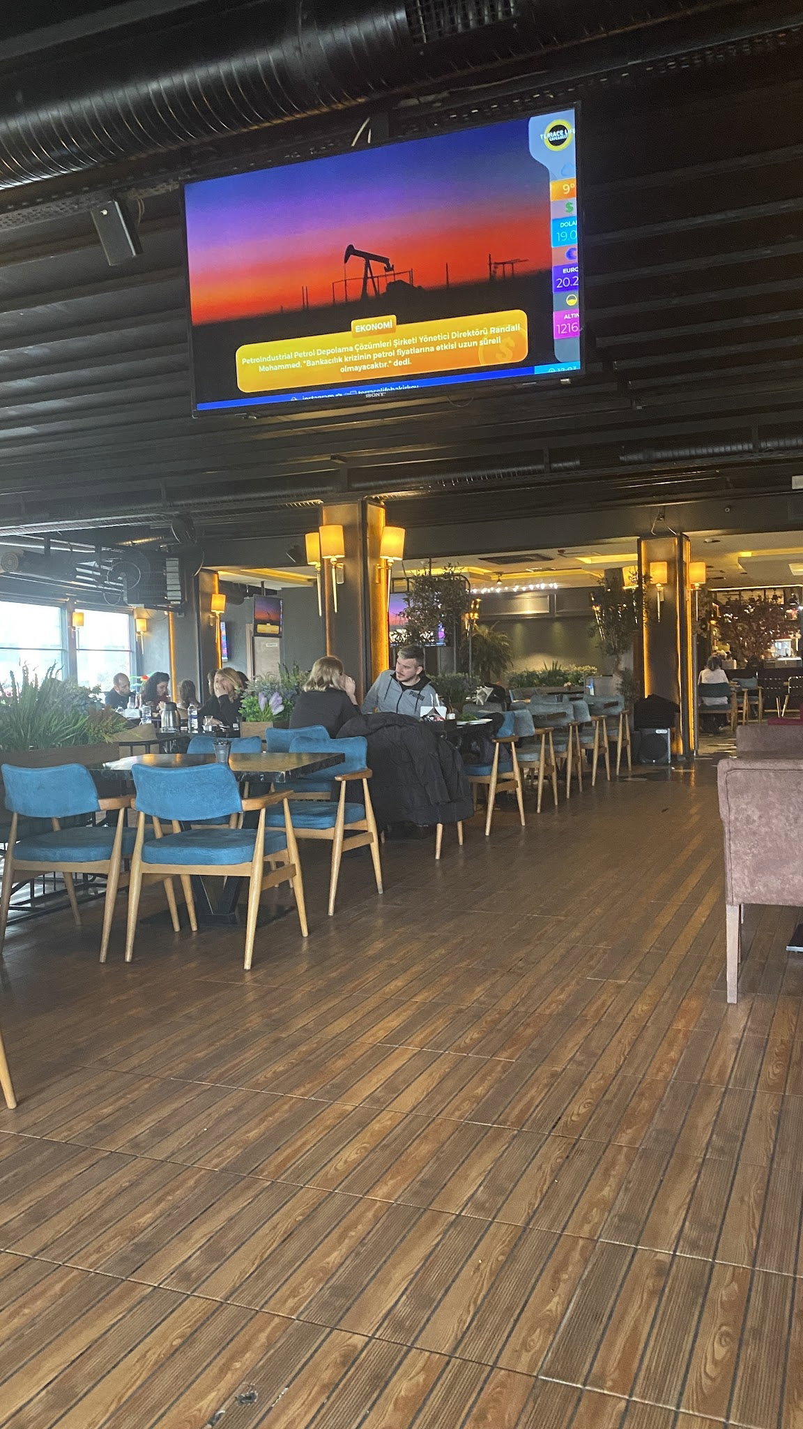 Terrace Li̇fe Cafe & Rest