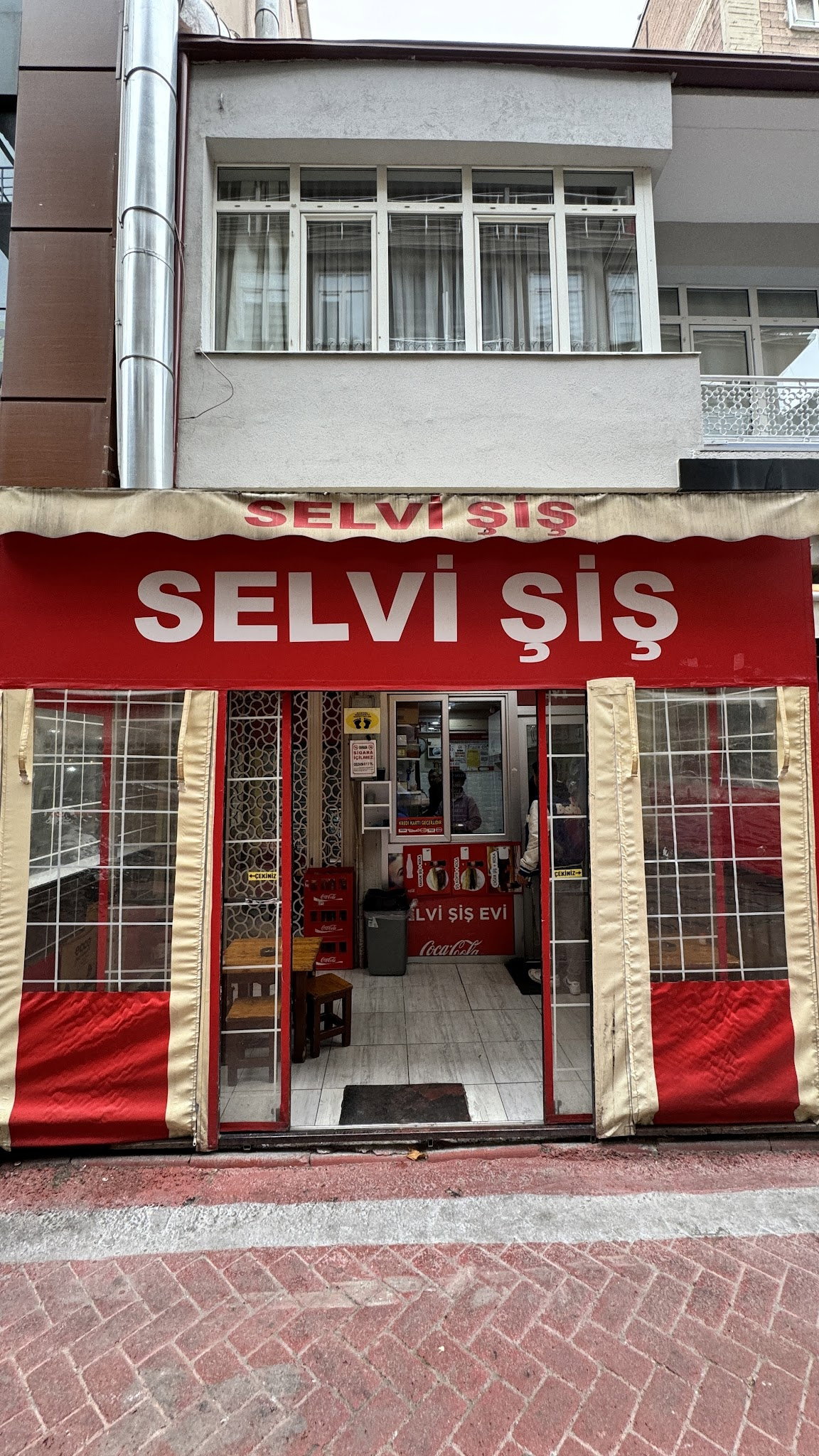 Selvi Şiş