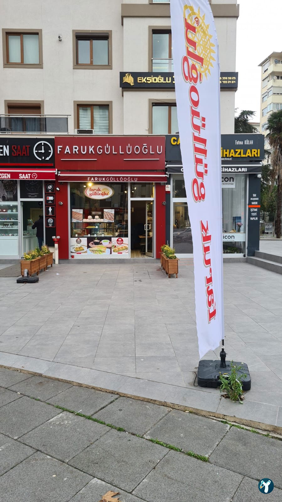 Faruk Güllüoğlu - Flat