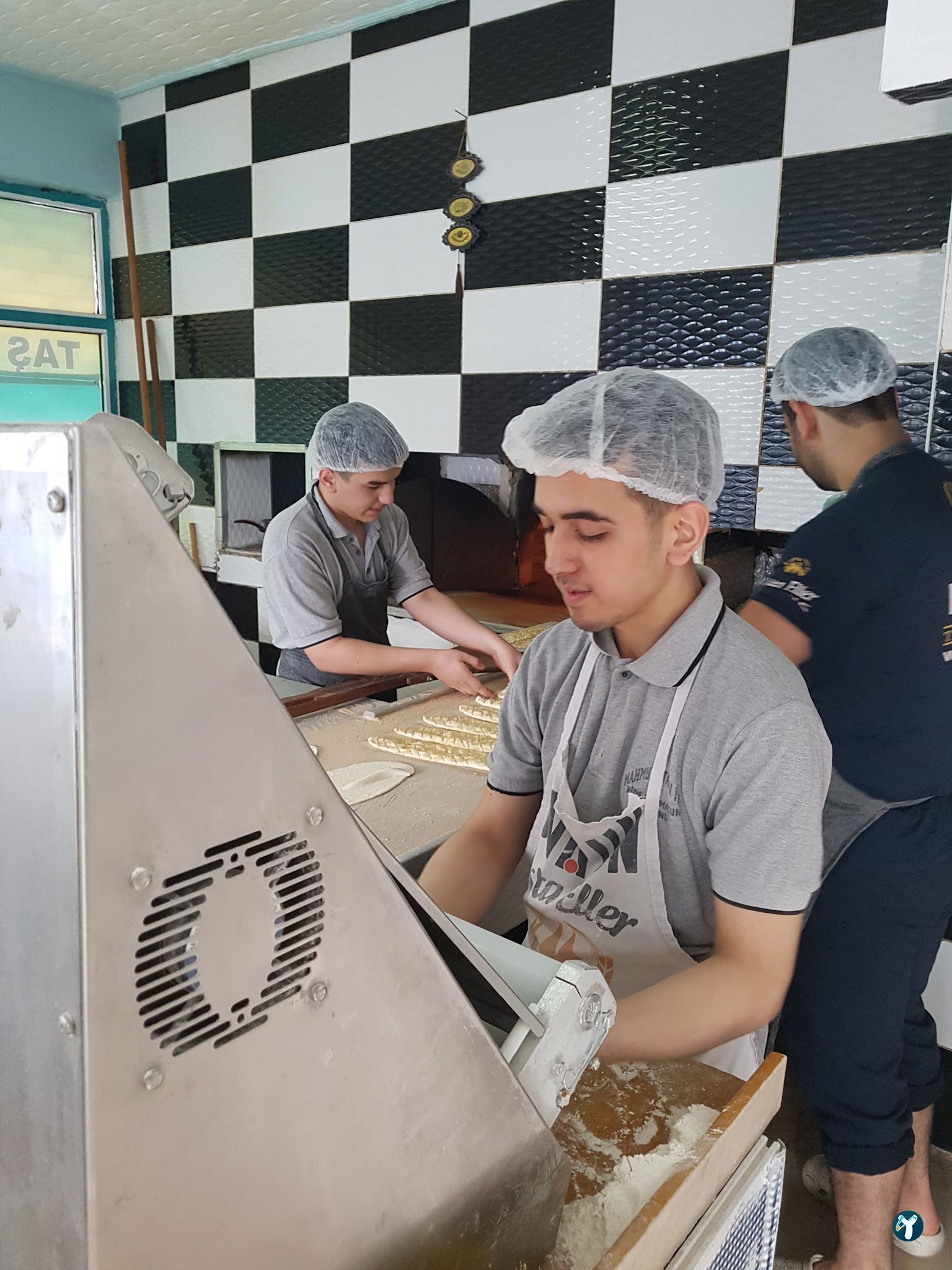 Mahmut Ustanın Yeri Pide Lavaş Lahmacun Salonu