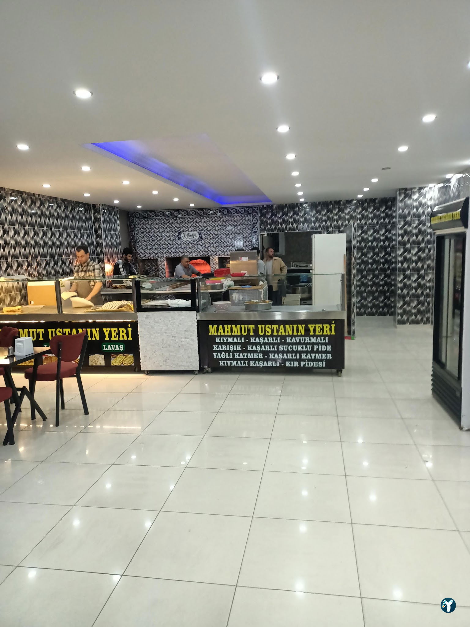 Mahmut Ustanın Yeri Pide Lavaş Lahmacun Salonu