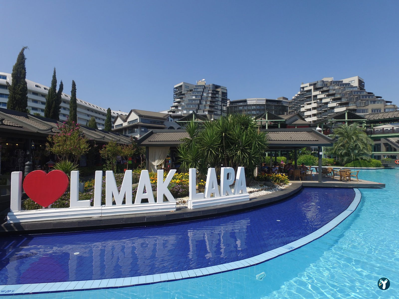 Limak Lara De Luxe Hotel & Resort