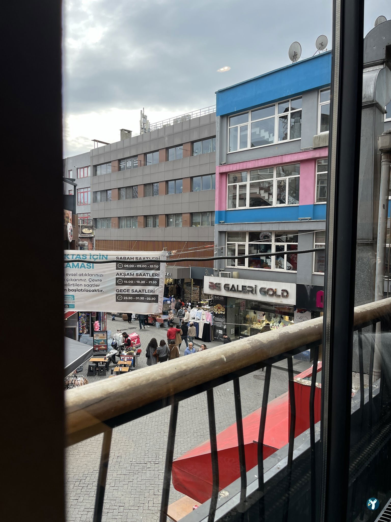 Tavuk Dünyası 34 Beşiktaş