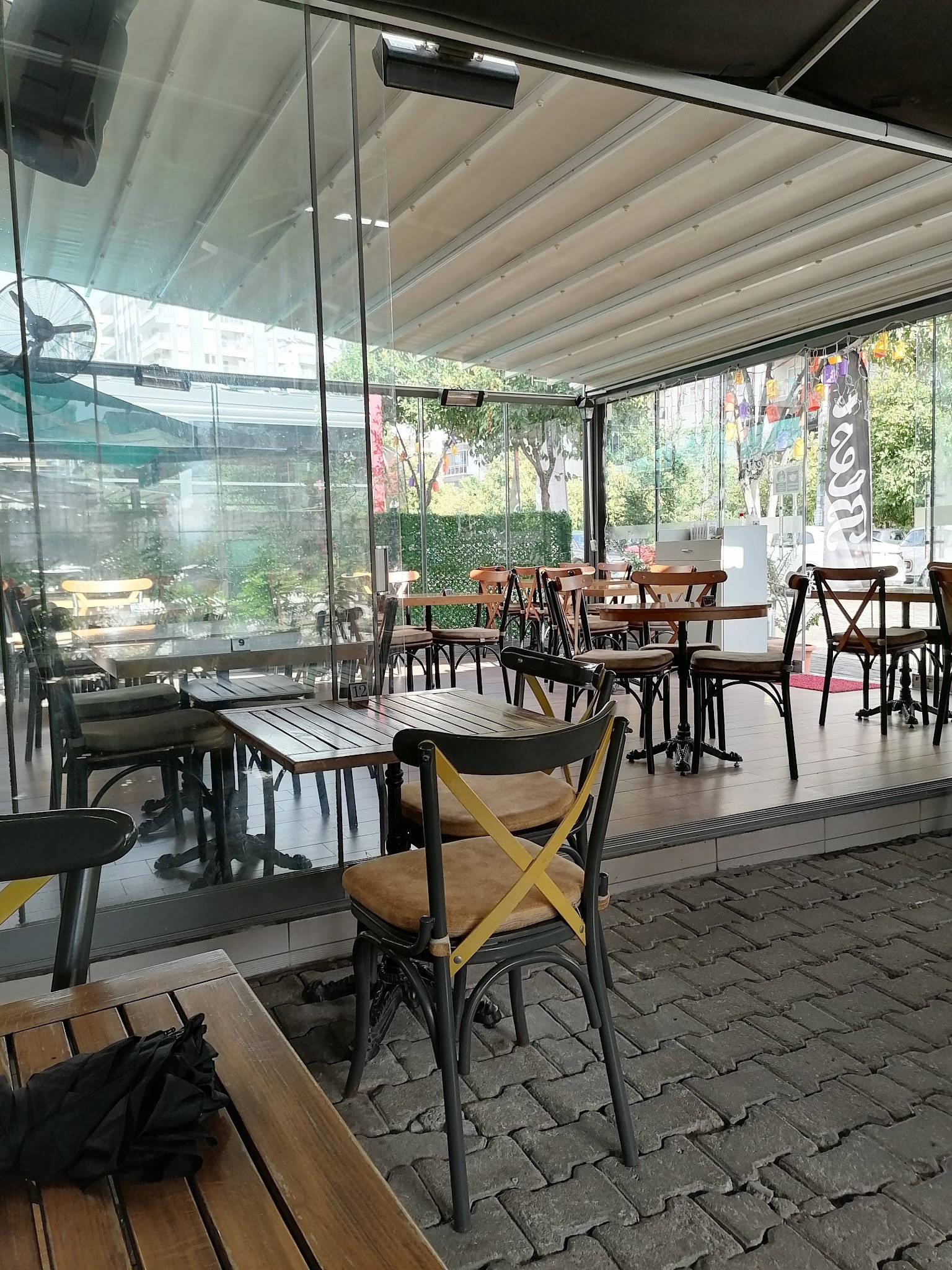 Blest Cafe & Restaurant