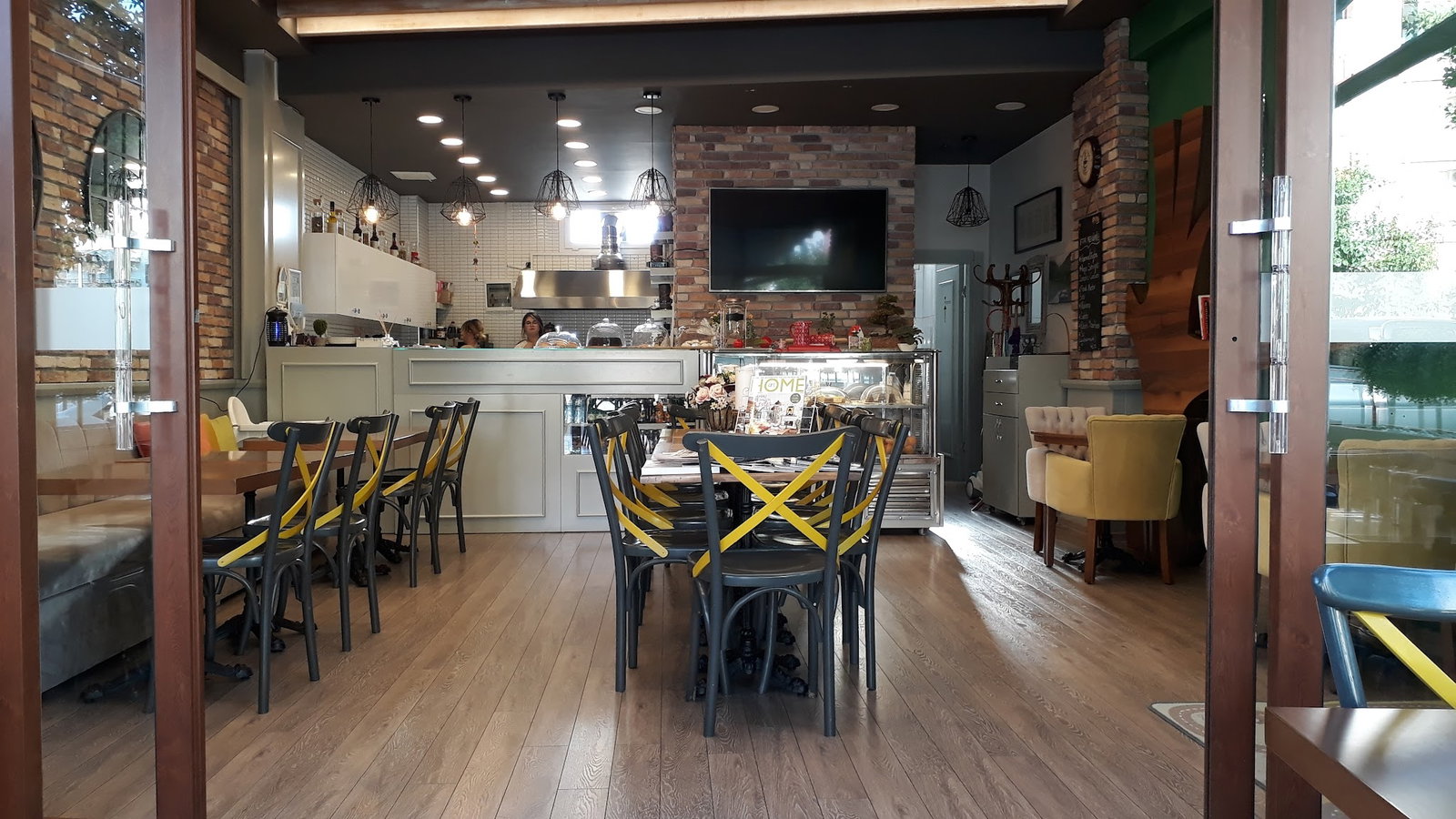 Blest Cafe & Restaurant