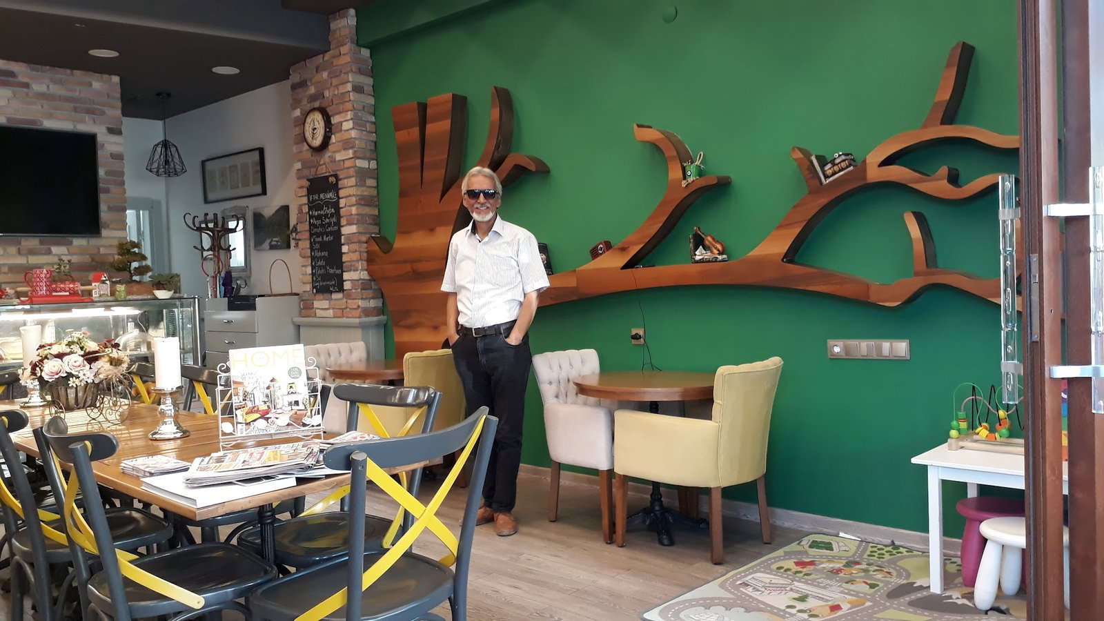 Blest Cafe & Restaurant