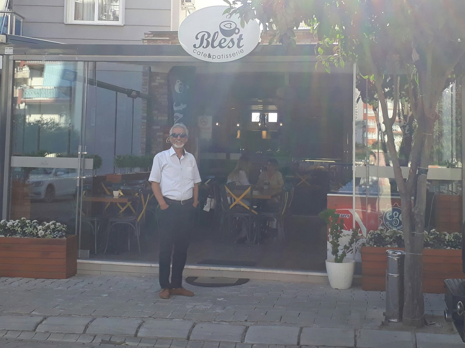 Blest Cafe & Restaurant