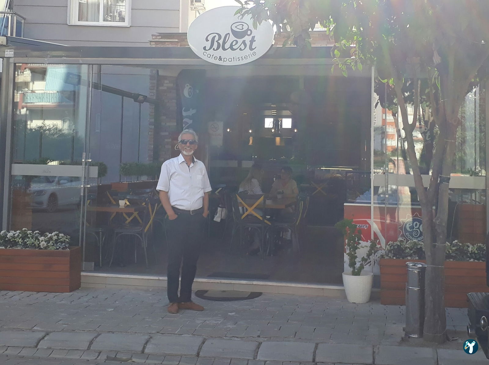 Blest Cafe & Restaurant