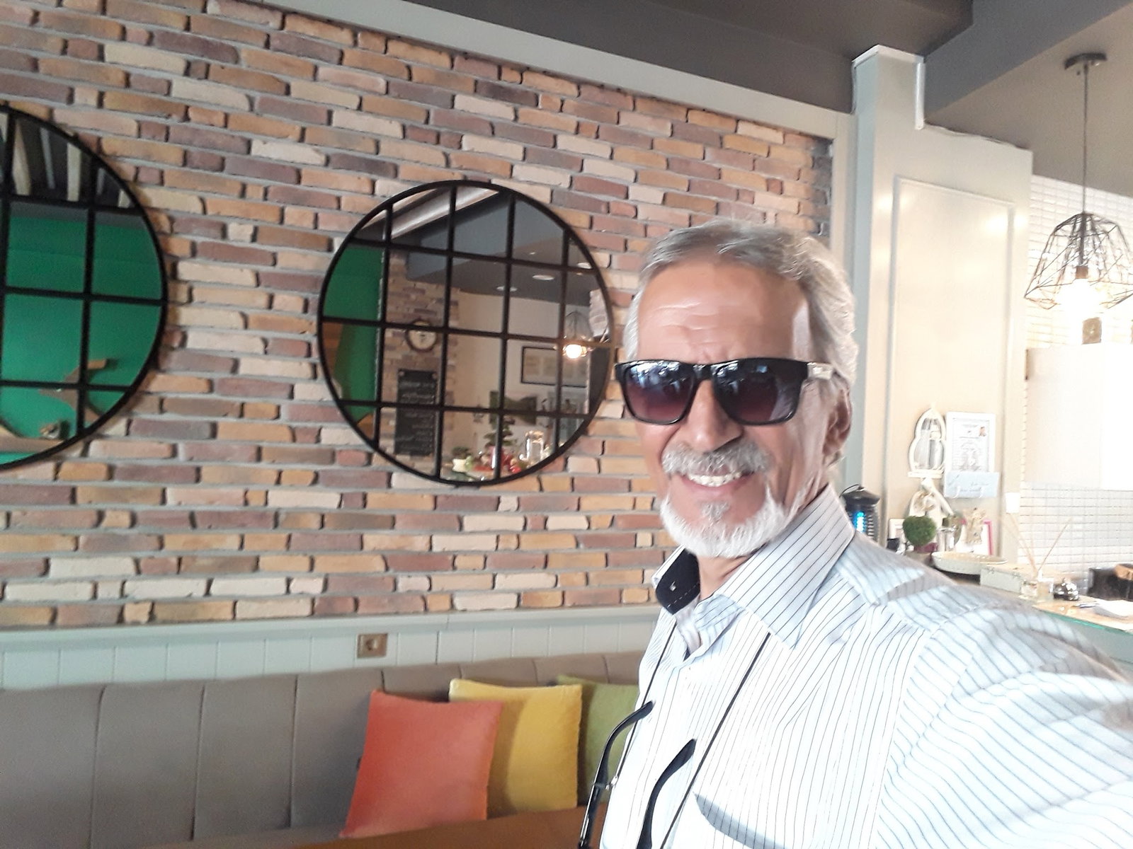 Blest Cafe & Restaurant