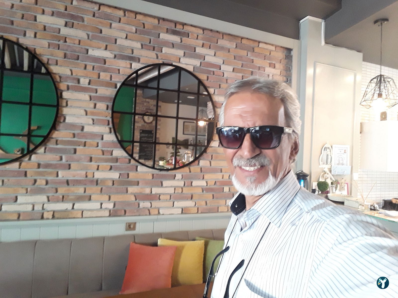 Blest Cafe & Restaurant