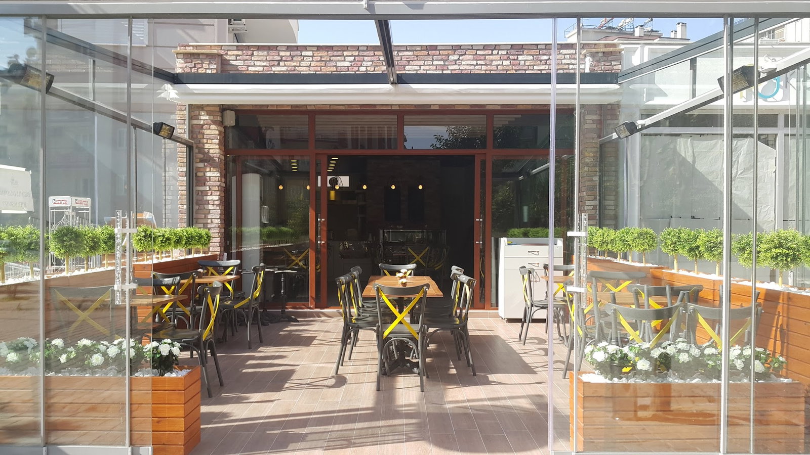 Blest Cafe & Restaurant