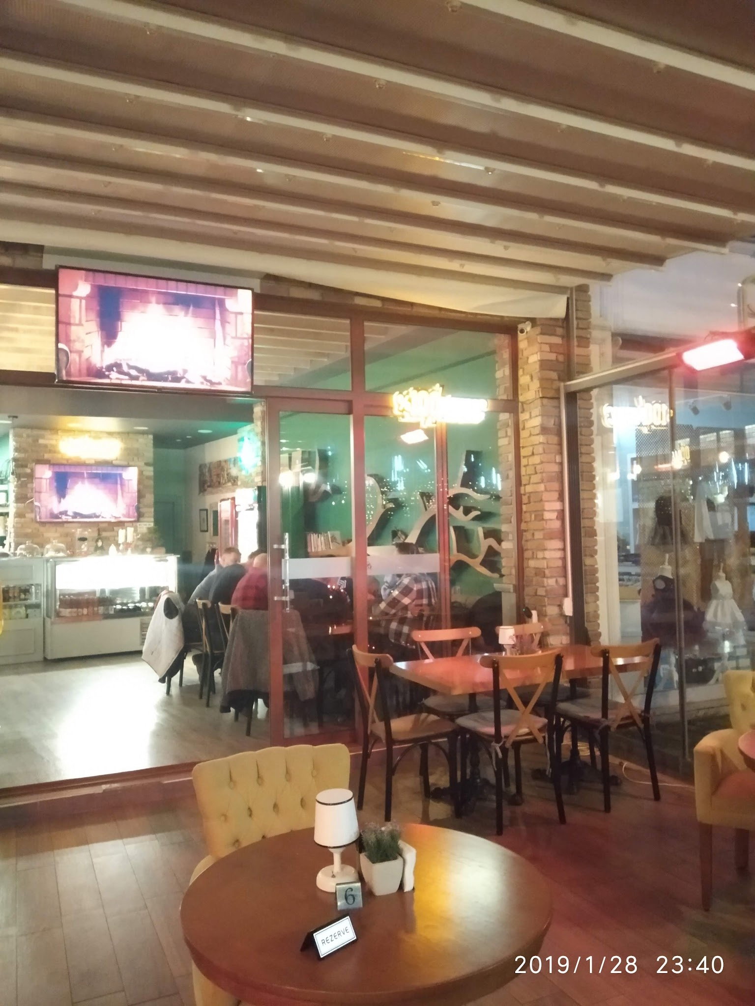 Blest Cafe & Restaurant