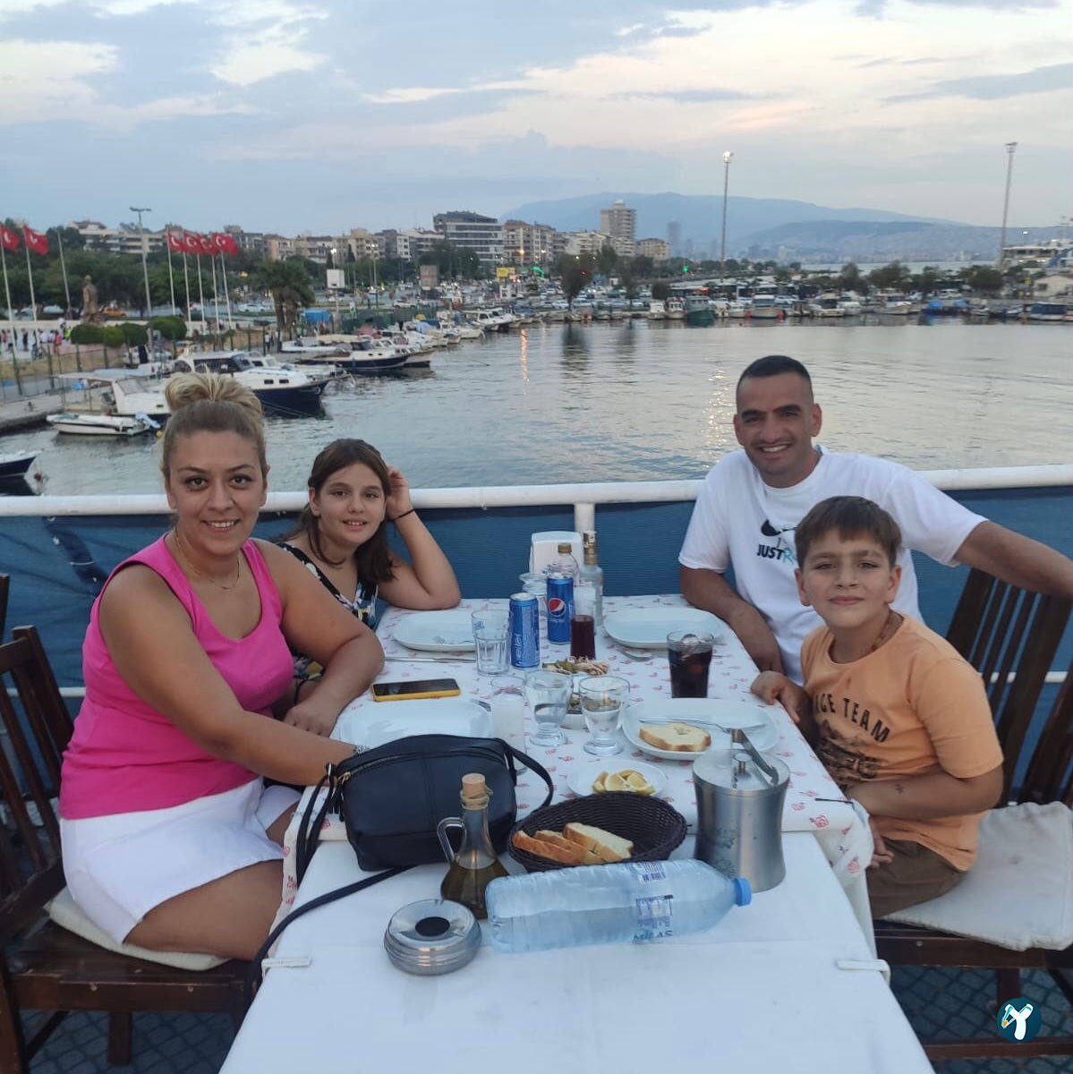 Efes Gemi Restaurant
