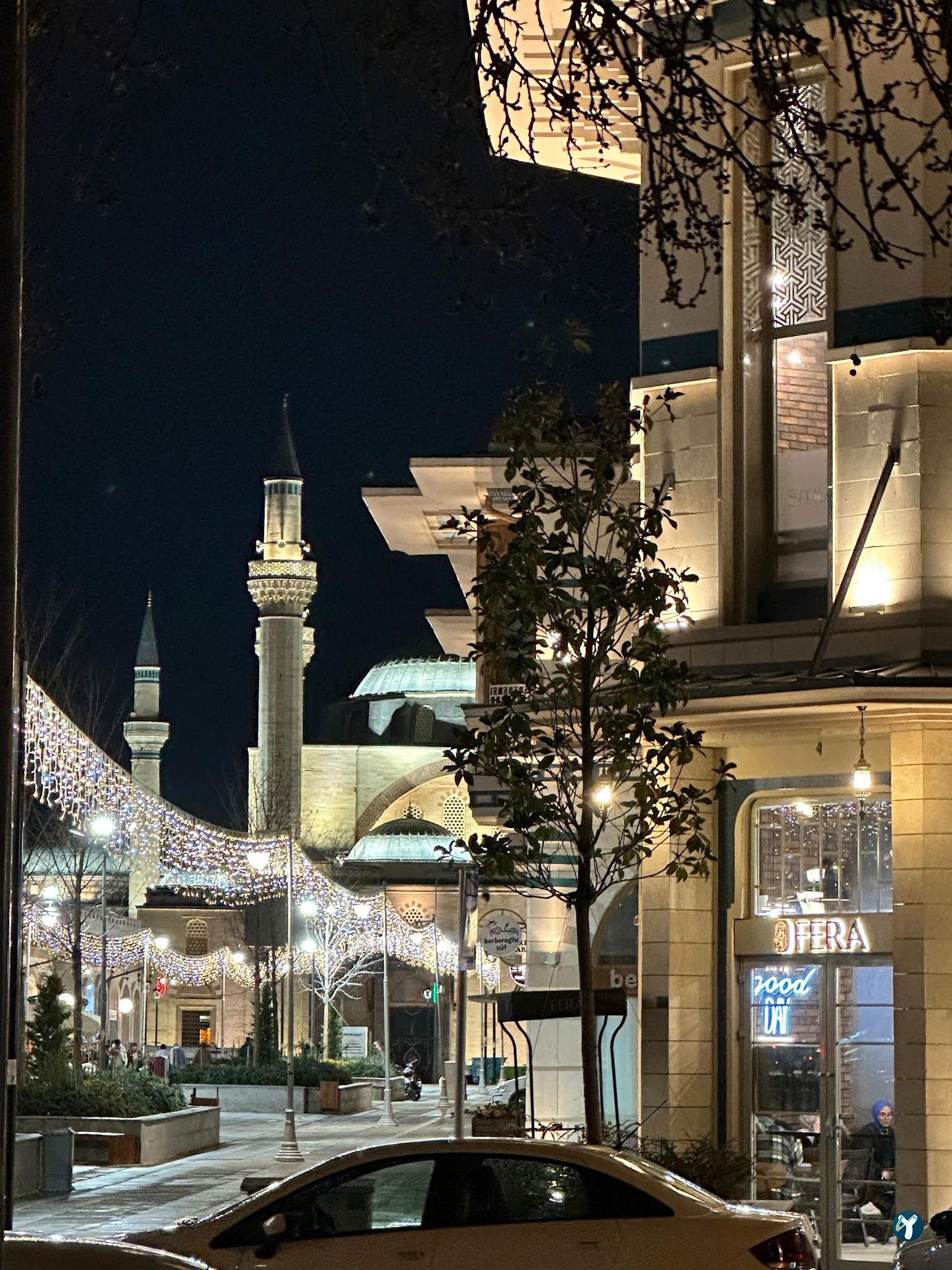 Fera Coffee Türbe Önü