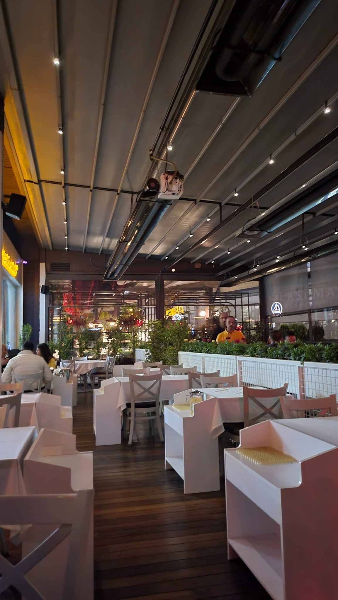 Küpeli Meyhane Maidan