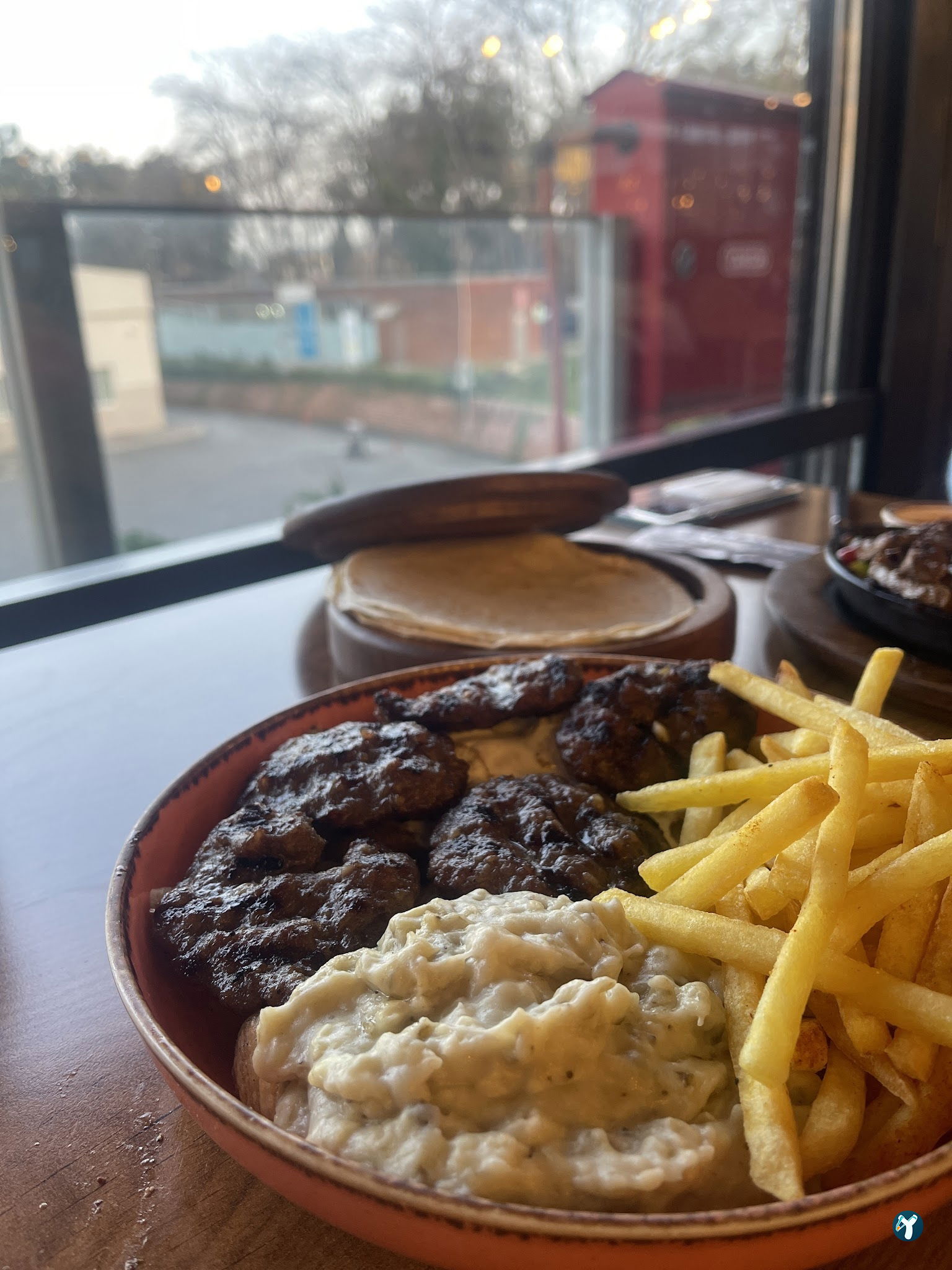 Qooq'S Cafe & Restaurant