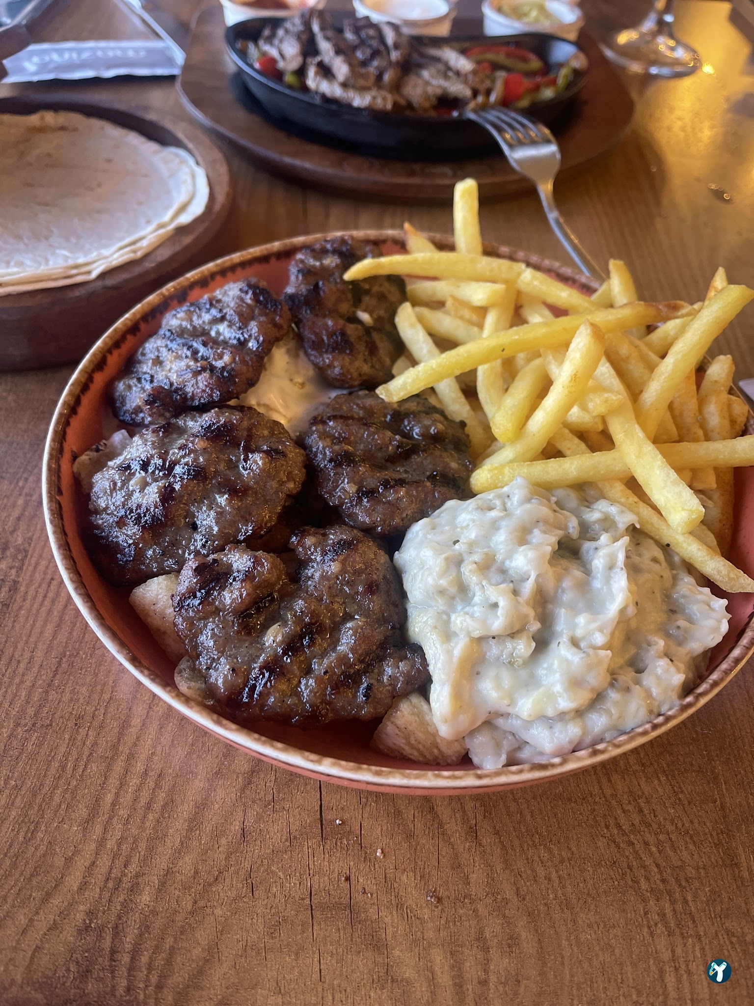 Qooq'S Cafe & Restaurant
