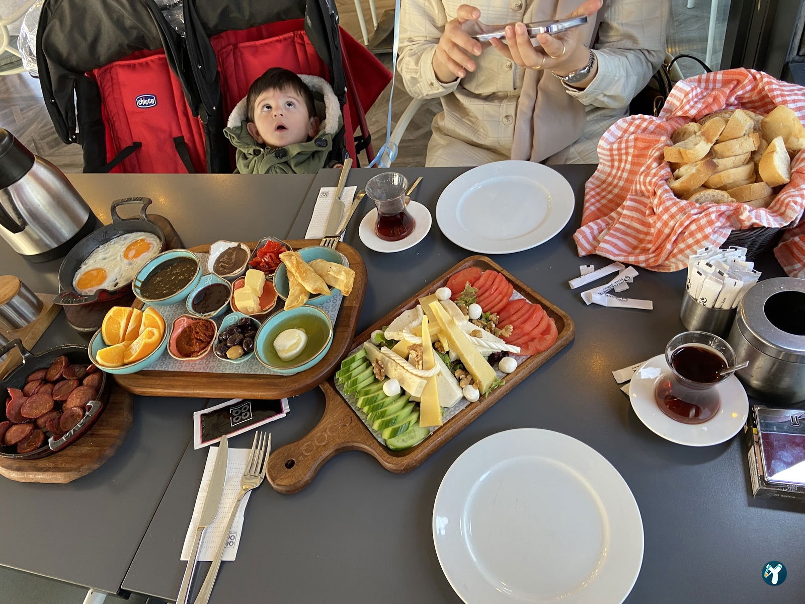 Qooq'S Cafe & Restaurant