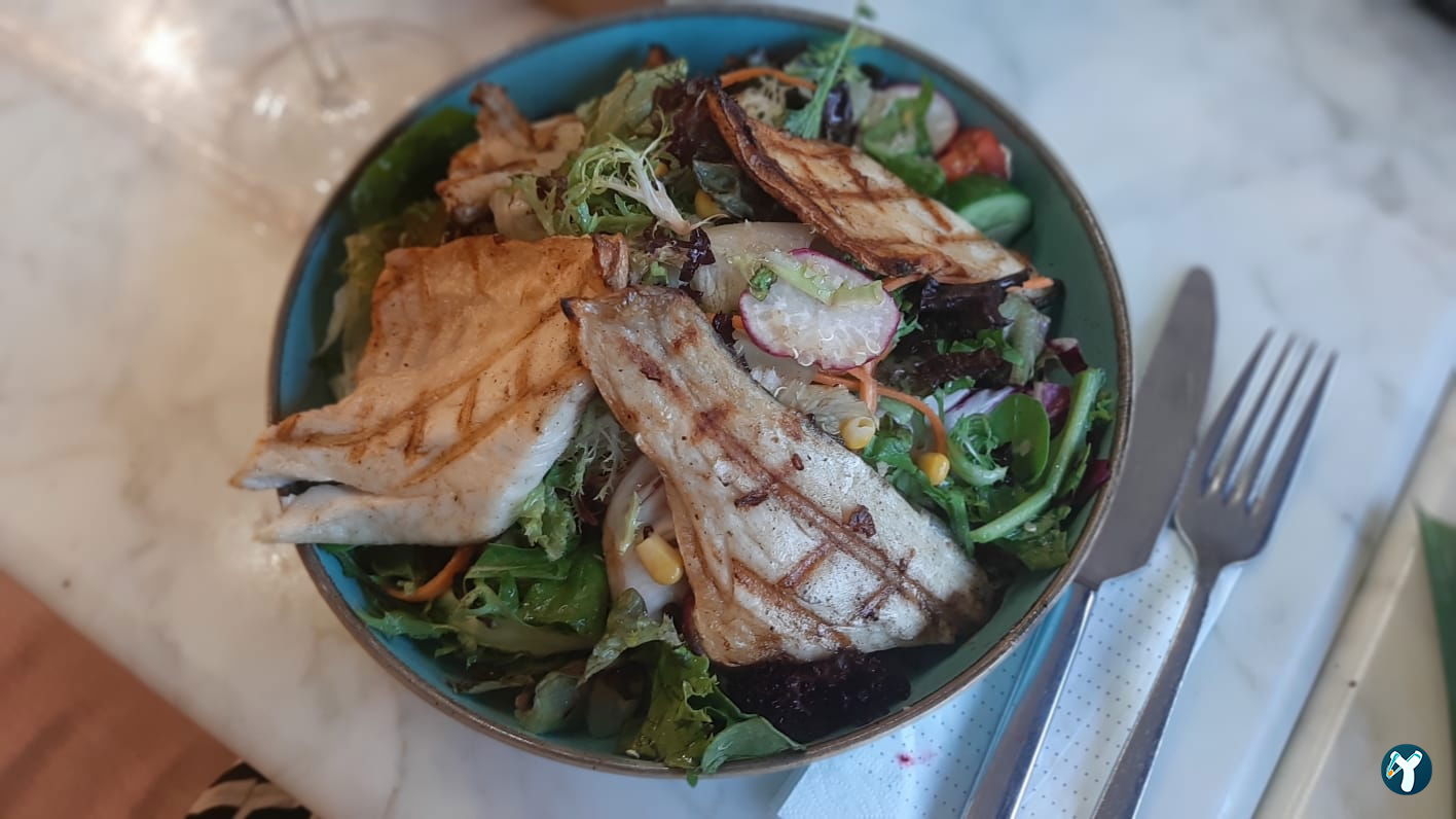 Qooq'S Cafe & Restaurant