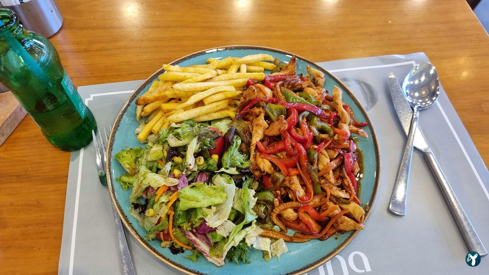 Qooq'S Cafe & Restaurant