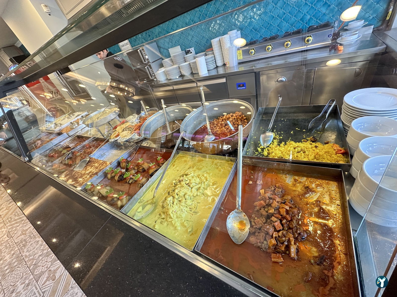 Qooq'S Cafe & Restaurant