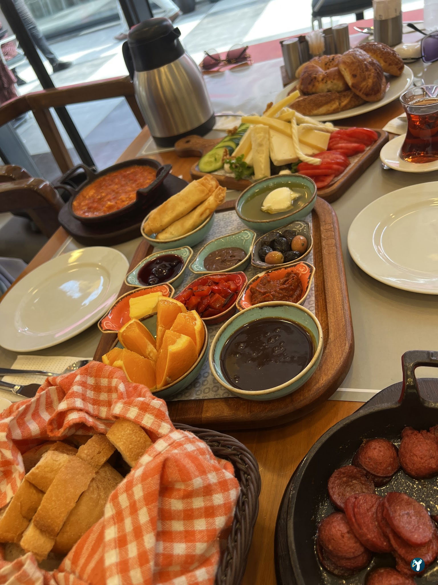 Qooq'S Cafe & Restaurant