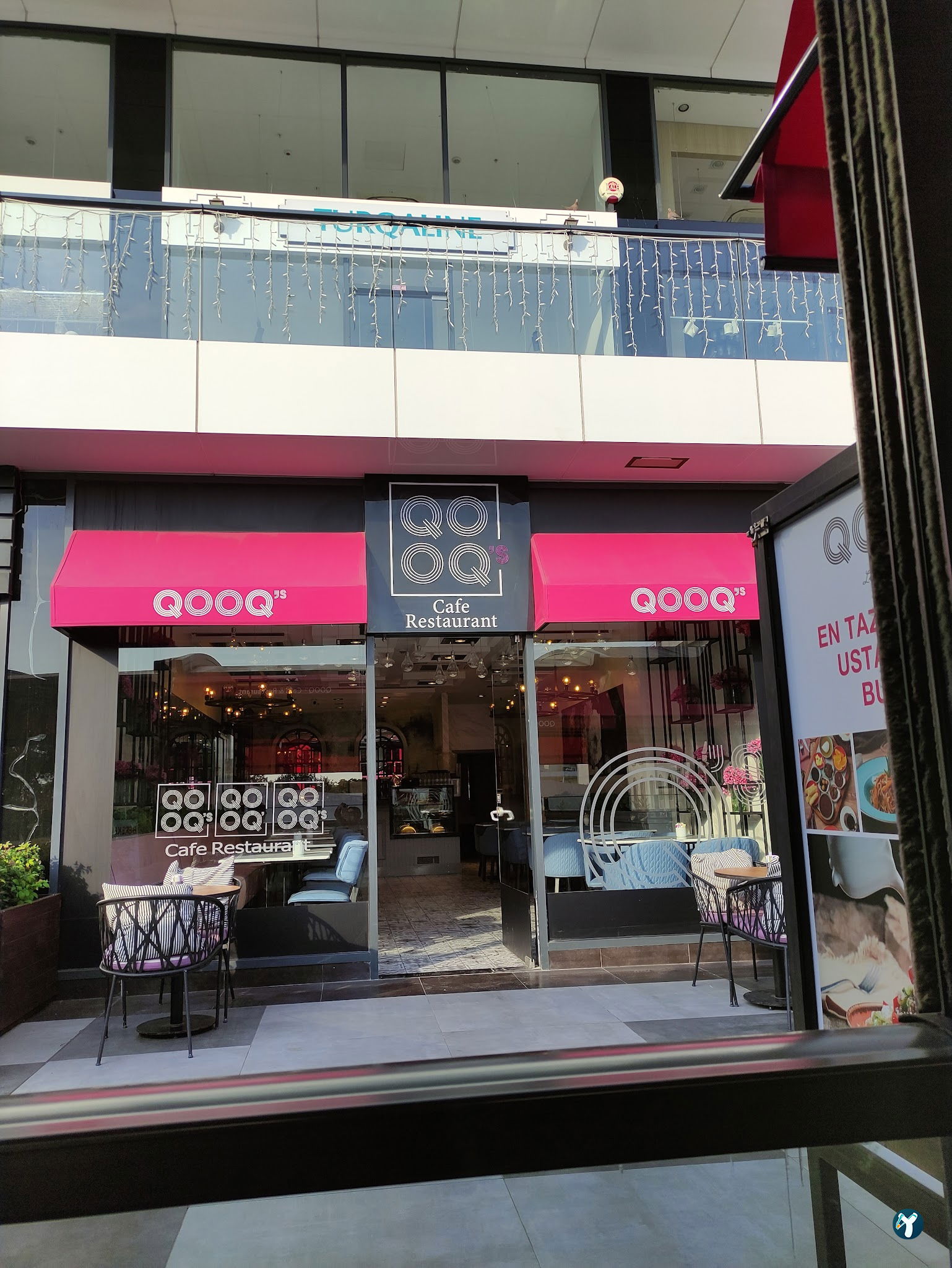 Qooq'S Cafe & Restaurant