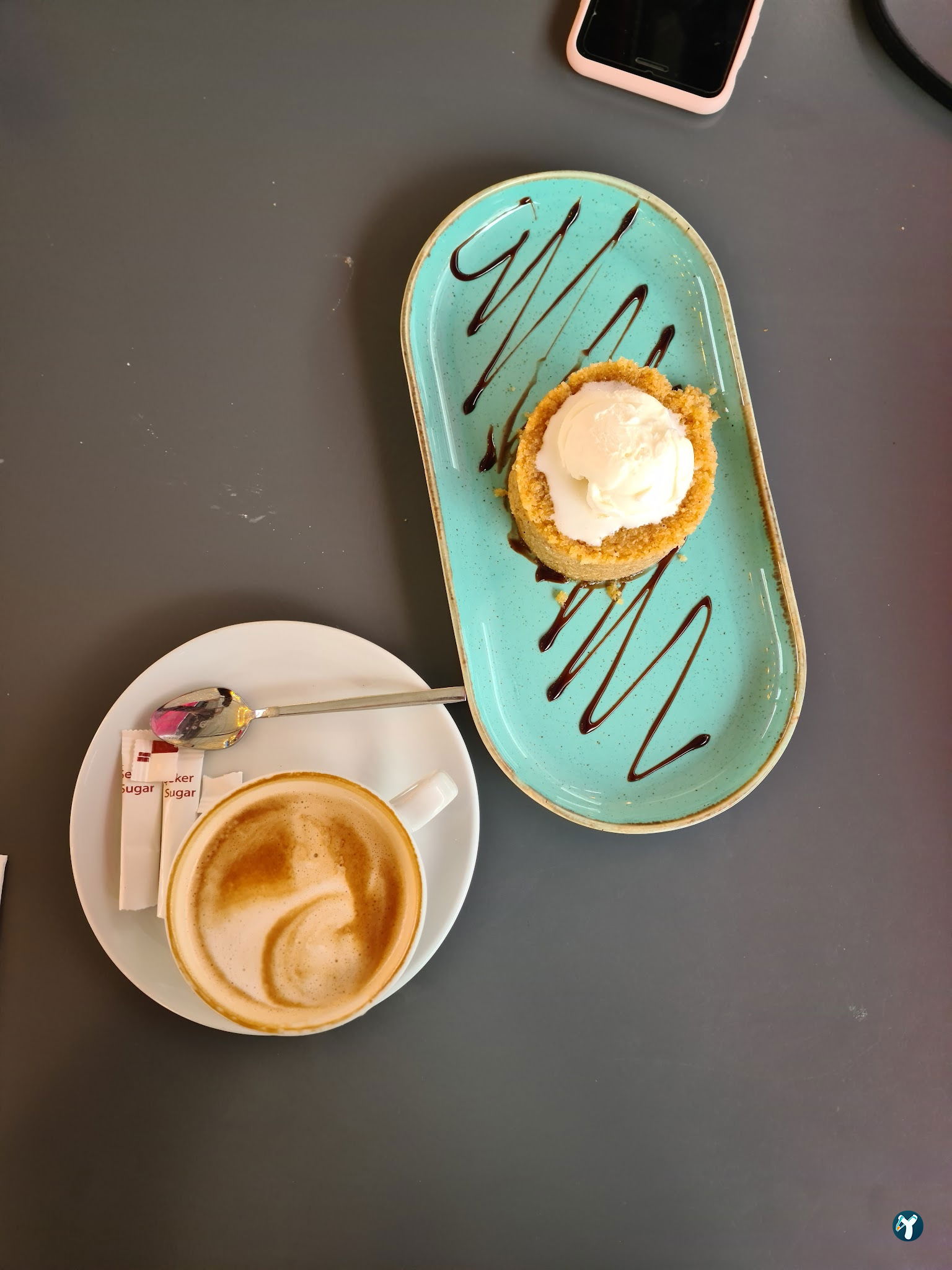 Qooq'S Cafe & Restaurant